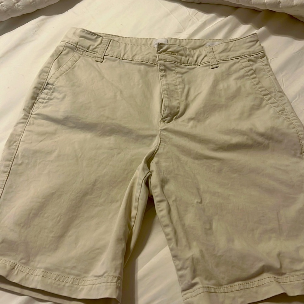 GAP Bermuda short sz 4